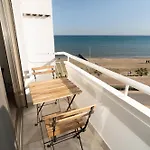 Stunning Mackenzie Sea Views Flat,1 Bedroom ラルナカ