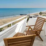 Stunning Mackenzie Sea Views Flat,1 Bedroom ラルナカ
