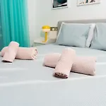 Stunning Mackenzie Sea Views Flat,1 Bedroom Апартаменти