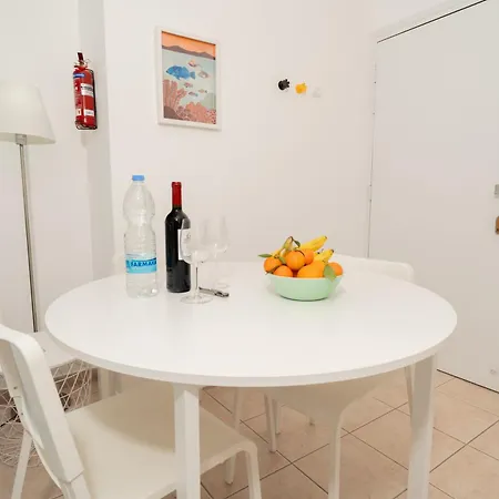 Stunning Mackenzie Sea Views Flat,1 Bedroom *