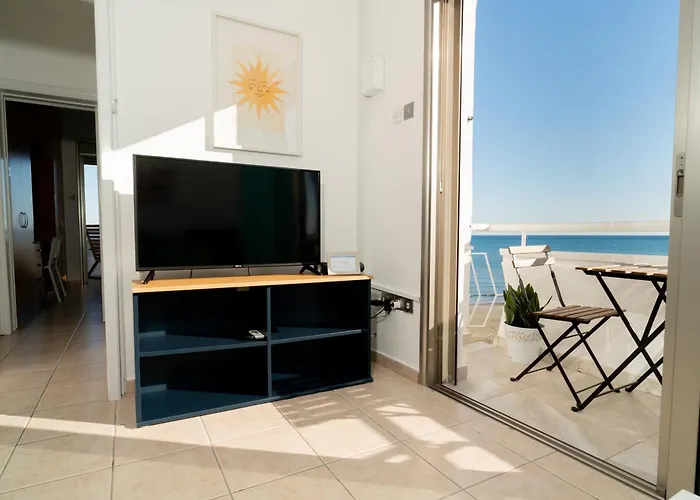 Stunning Mackenzie Sea Views Flat,1 Bedroom Apartament